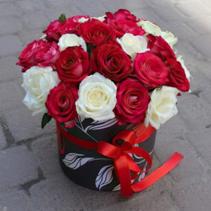 Квіти в коробці | Black Diamond